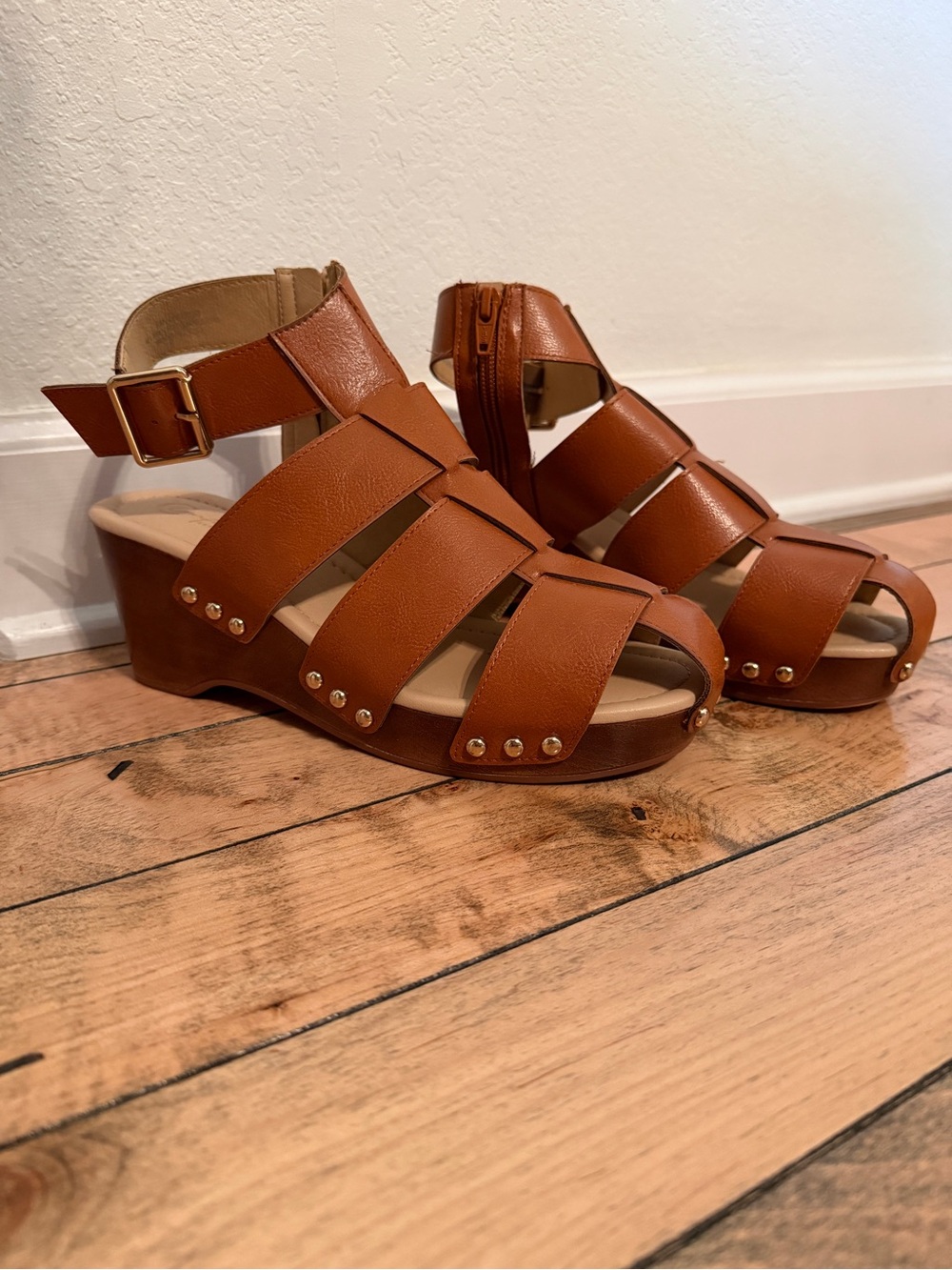 Comfort wedge sandals